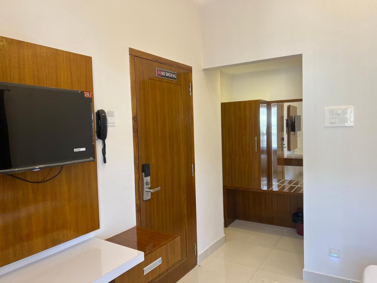 Le Hotel Host Tiruchirappalli Luaran gambar